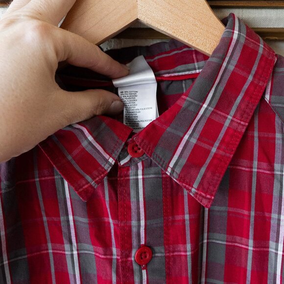 The North Face Men’s Sz Medium Red Gray Plaid Long Sleeve Button-Up Shirt Hiking - Picture 7 of 7
